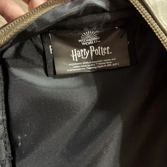 Wizarding World Harry Potter Cosmetic Travel Bag TECH CASE - Picture 9 of 13